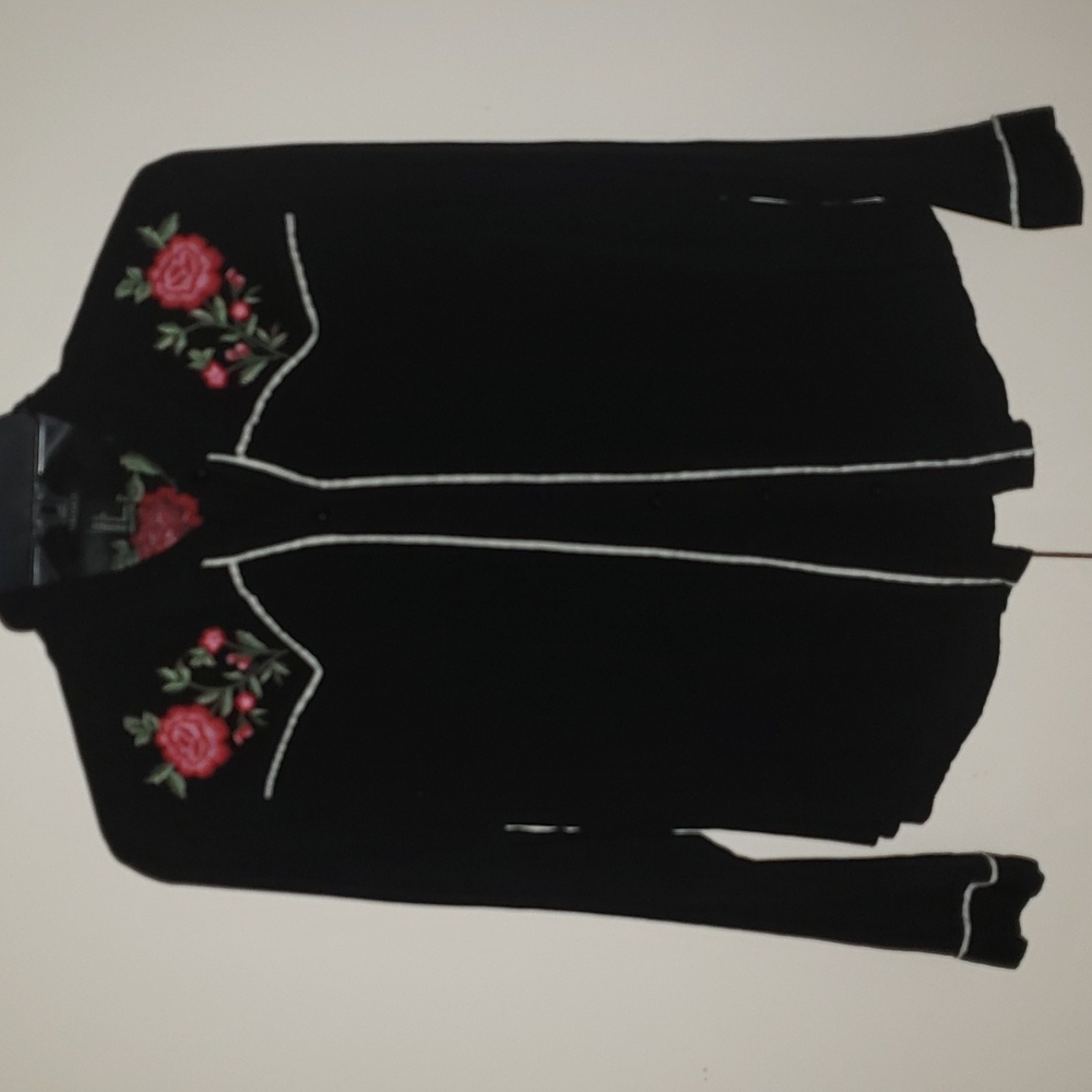 Forever 21 black button-up floral shirt